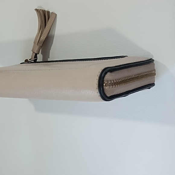 kate spade beige and black leather zip wallet - Picture 4 of 5